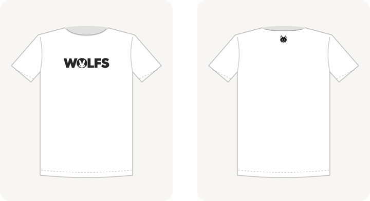 白い Tシャツの絵。左は前で、胸の中央に黒い「WOLFS」の文字ロゴ（O の中にうさぎの顔）。右は後ろで、首の下に小さな黒いおおかみの顔。